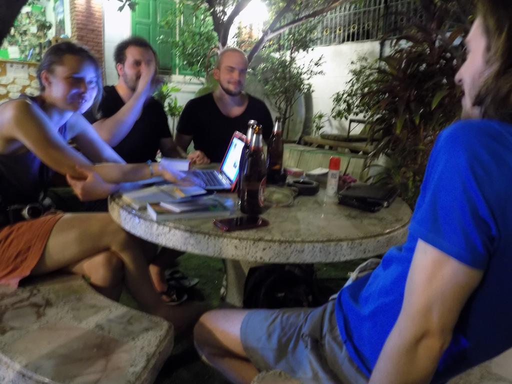 The Oasis Hostel (Adults Only) Bangkok Ngoại thất bức ảnh
