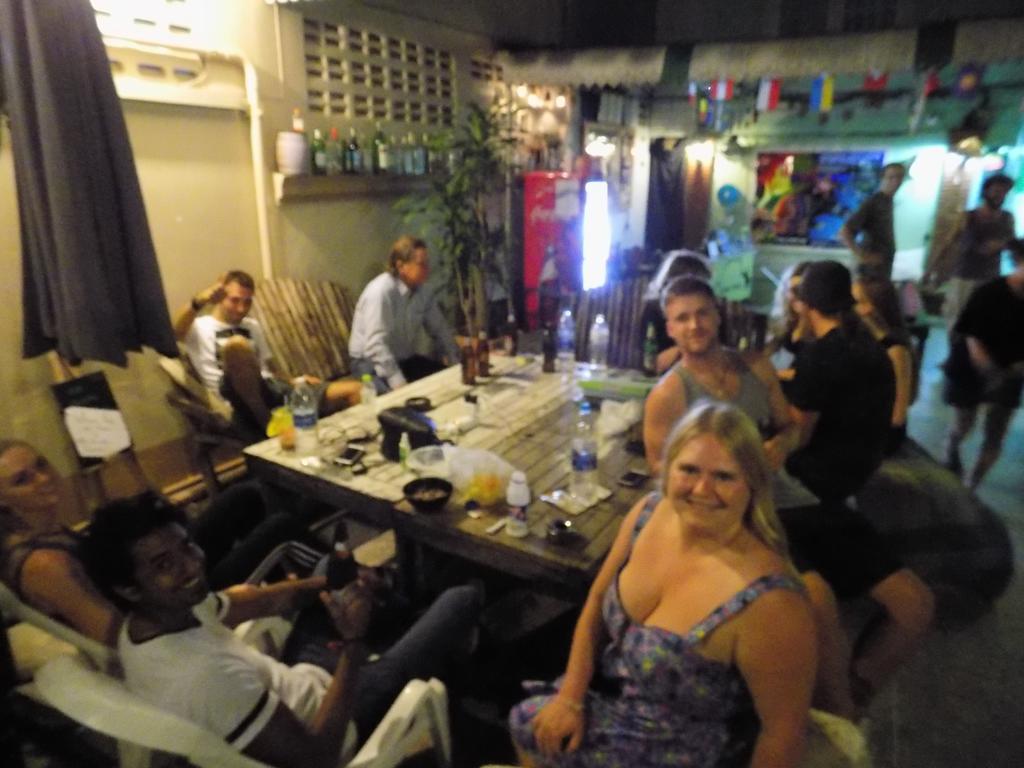 The Oasis Hostel (Adults Only) Bangkok Ngoại thất bức ảnh