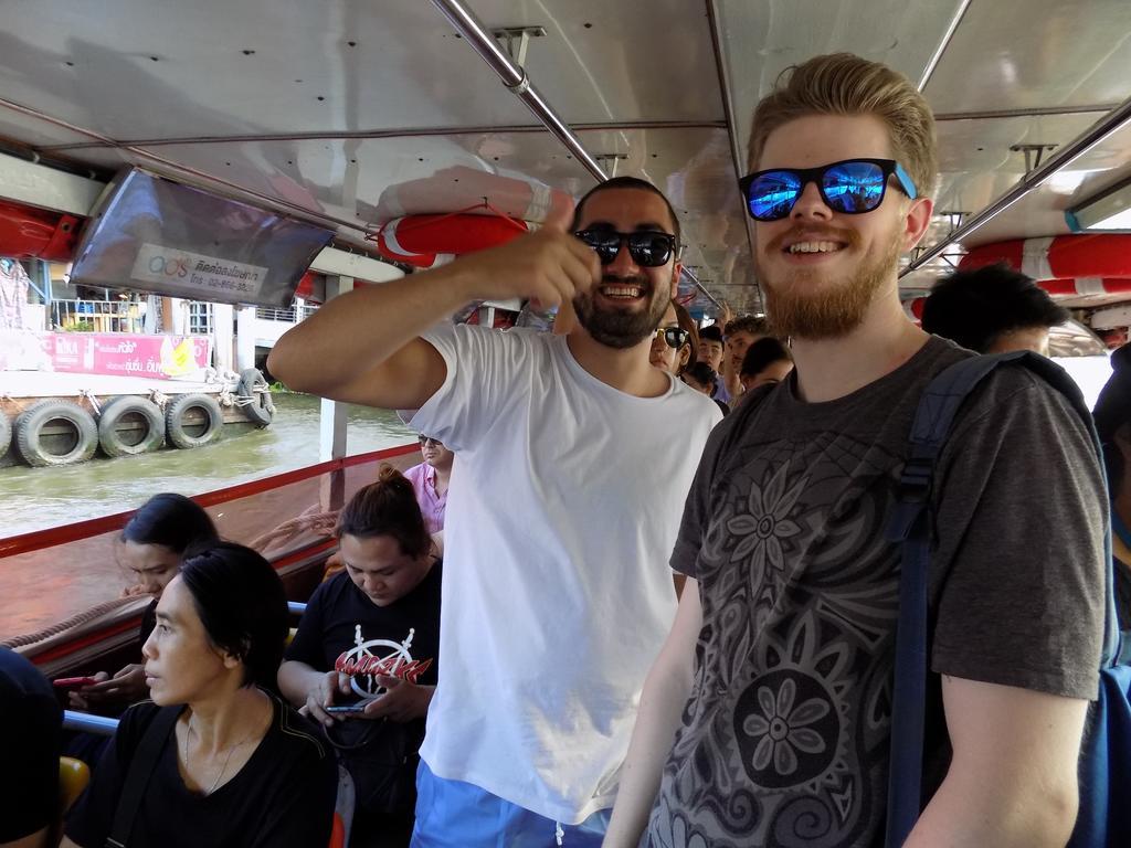 The Oasis Hostel (Adults Only) Bangkok Ngoại thất bức ảnh