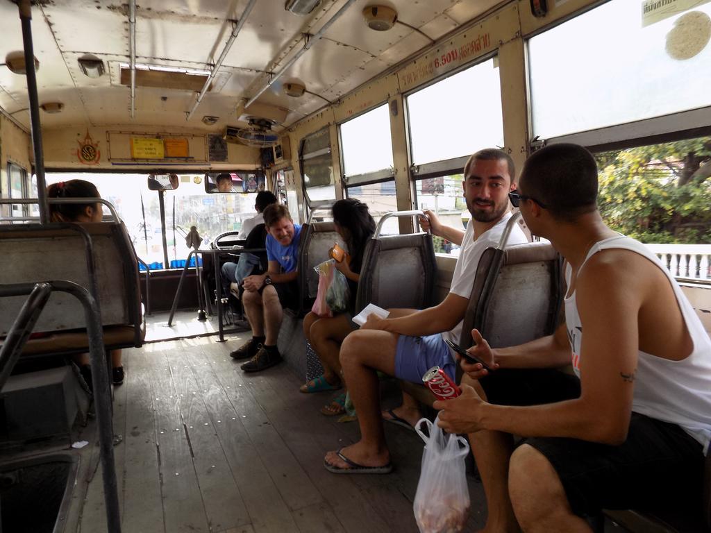 The Oasis Hostel (Adults Only) Bangkok Ngoại thất bức ảnh