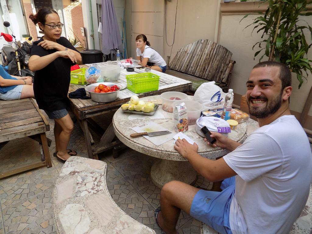 The Oasis Hostel (Adults Only) Bangkok Ngoại thất bức ảnh