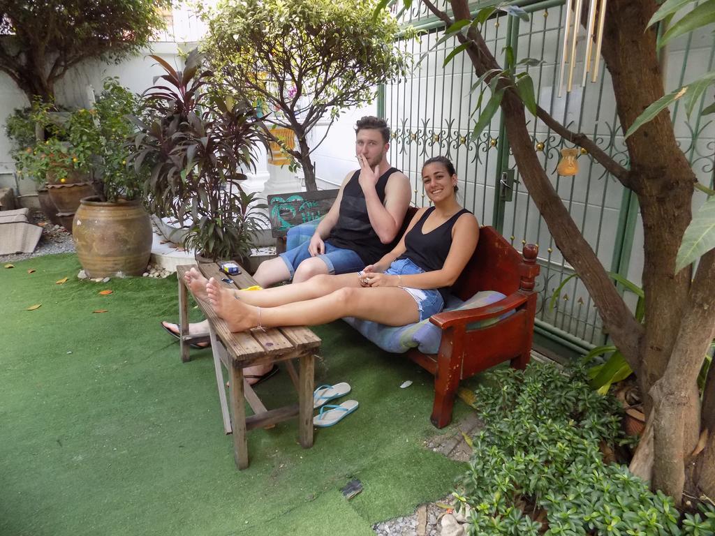 The Oasis Hostel (Adults Only) Bangkok Ngoại thất bức ảnh