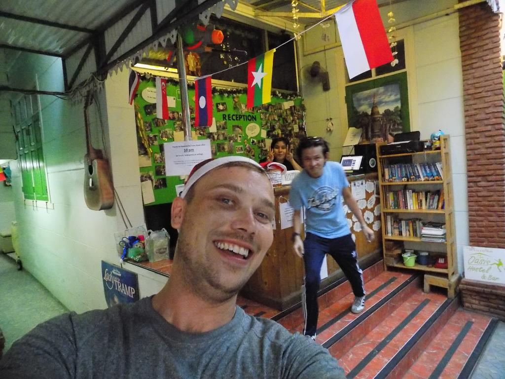 The Oasis Hostel (Adults Only) Bangkok Ngoại thất bức ảnh