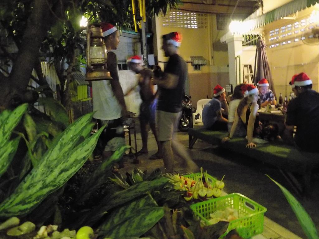 The Oasis Hostel (Adults Only) Bangkok Ngoại thất bức ảnh