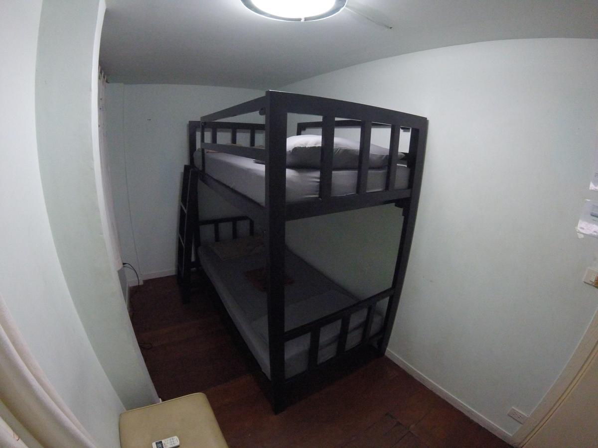 The Oasis Hostel (Adults Only) Bangkok Ngoại thất bức ảnh